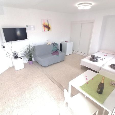 Small Studio, 50 M Front Of The Ocean & Free Wifi Плайя-Фаньябе Екстер'єр фото